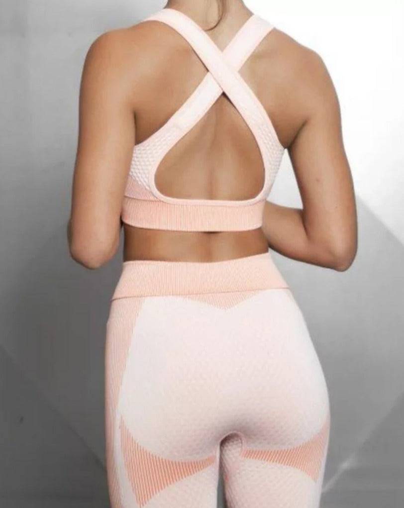 Seamless Cross-back Sports Bra in Peach