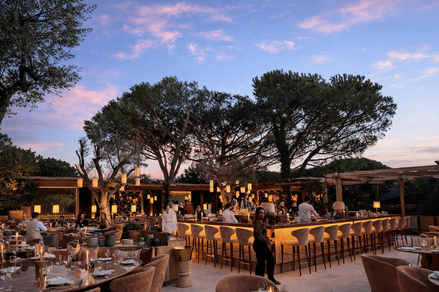 Beach Club to Dinner: What to Pack for a Sunny Escape